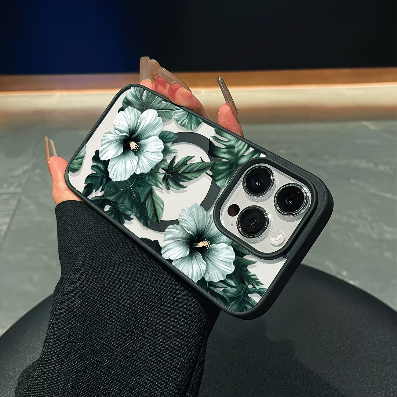 グリーンフローラルプリントのiPhoneケース iPhone - Phone Cases Xr Iphone のレビューと価格